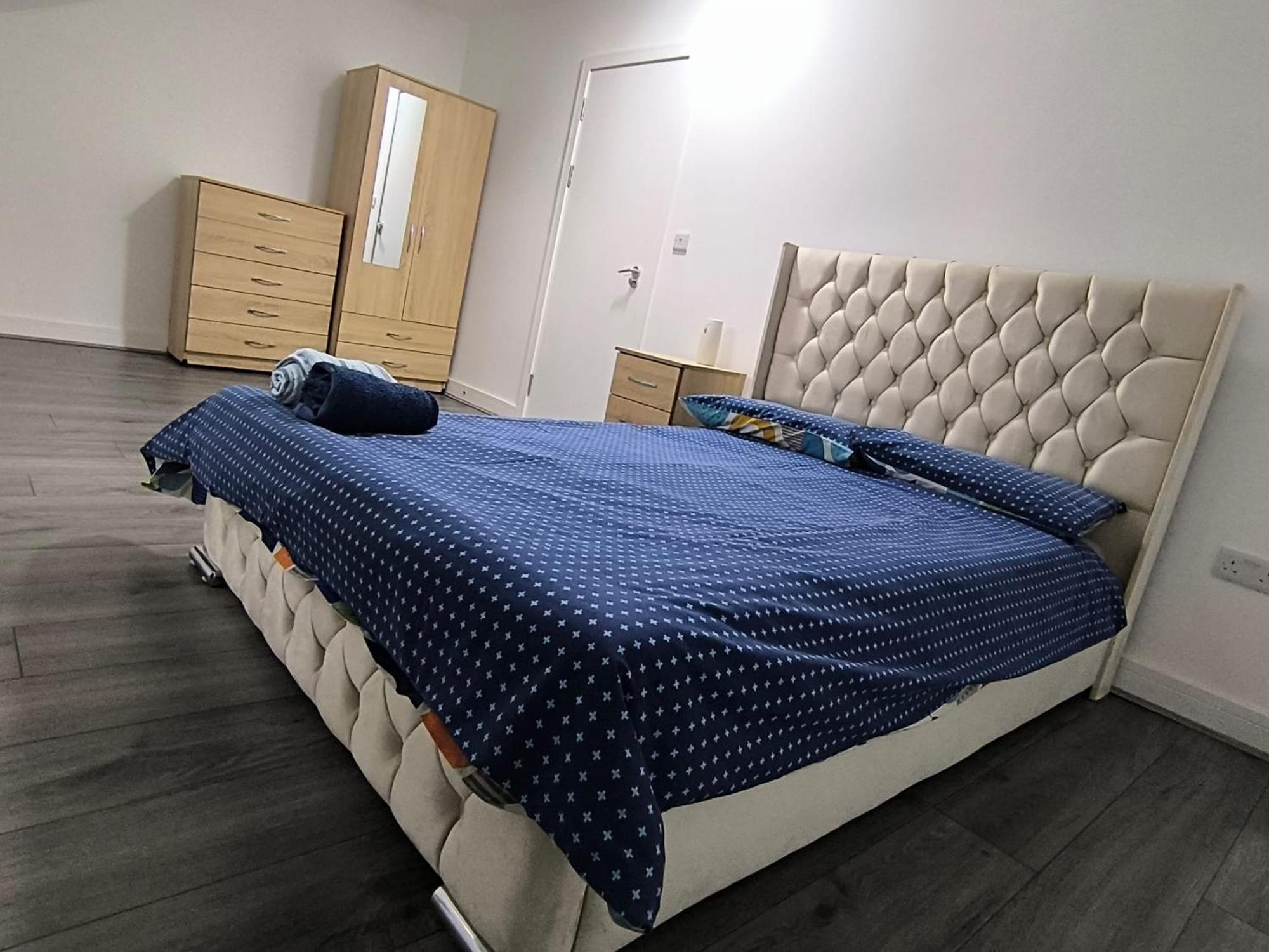 Spacious Full Home - Perfect For Families & Groups Олдбери Экстерьер фото